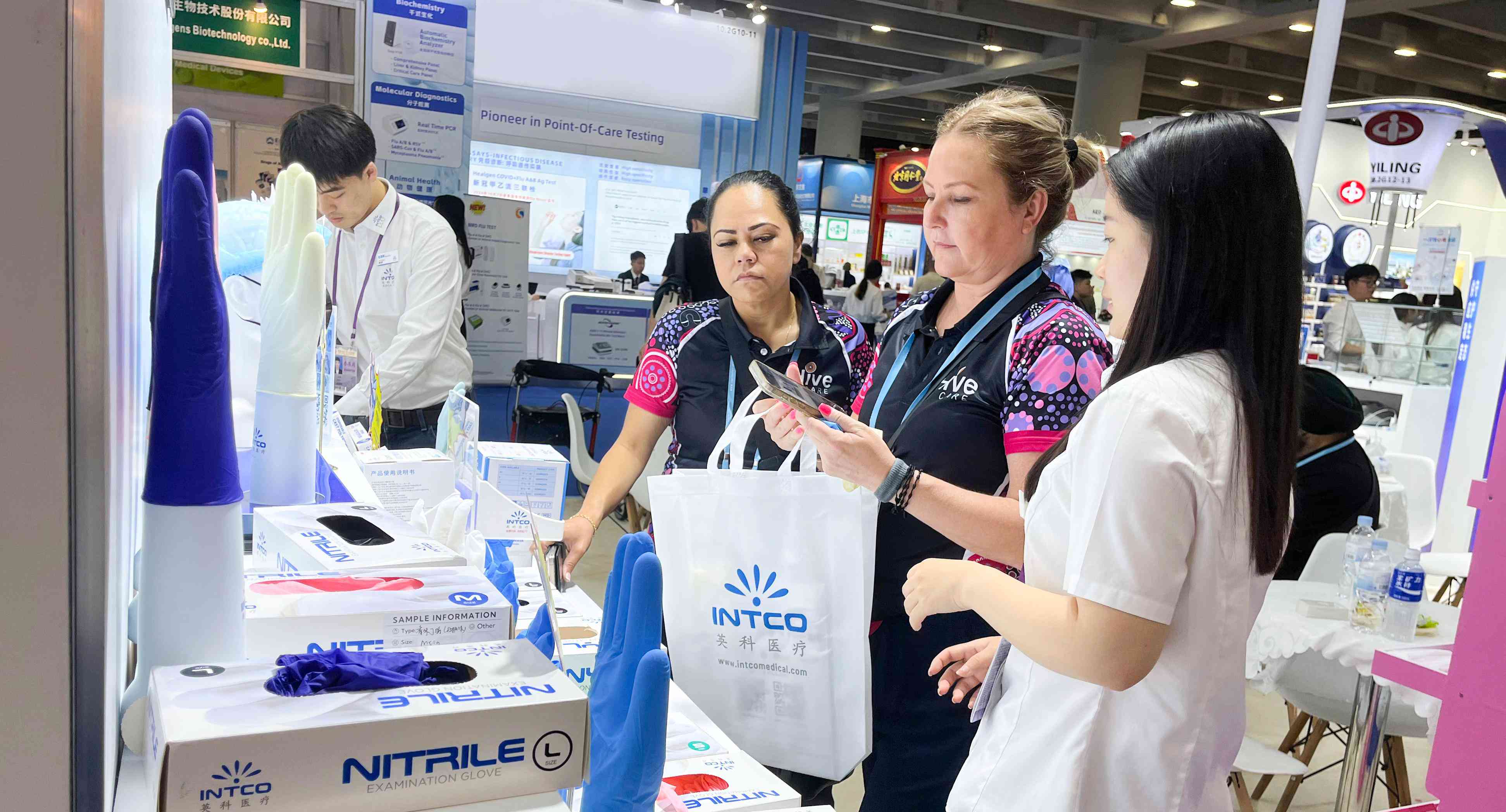 Z6����ҽ�Ƽ���չʾ��һ�������ס����Ρ����ȷ��������������ǲ�Ʒ